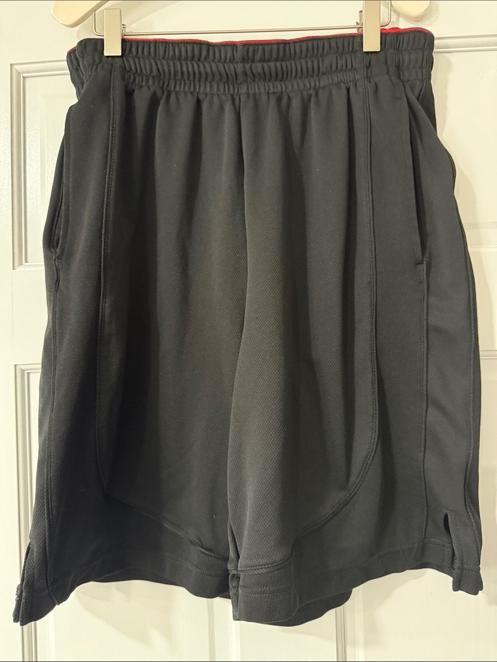 Champs Sports Men's Black  & Red Athletic/Basketball Shorts Size Large
